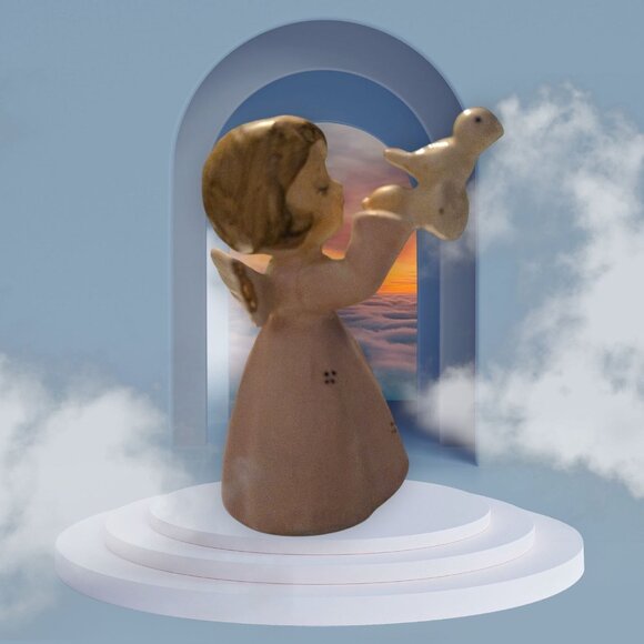 Vntg Angel Figurine In Pink Dress Blowing Horn With Bird Made In Japan Sticker - Picture 2 of 7